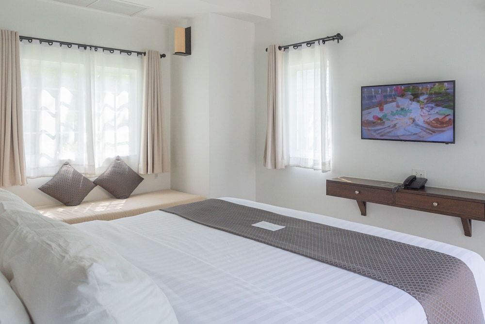 Peggy's Cove Resort Grand Pool Villa 3