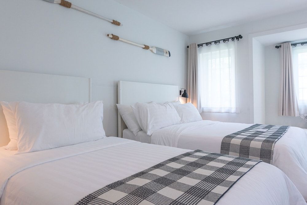 Peggy's Cove Resort Deluxe Room 8