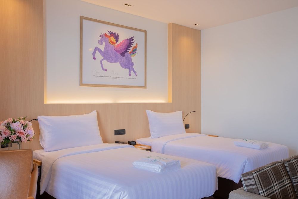 undefined The Royal River Hotel 6