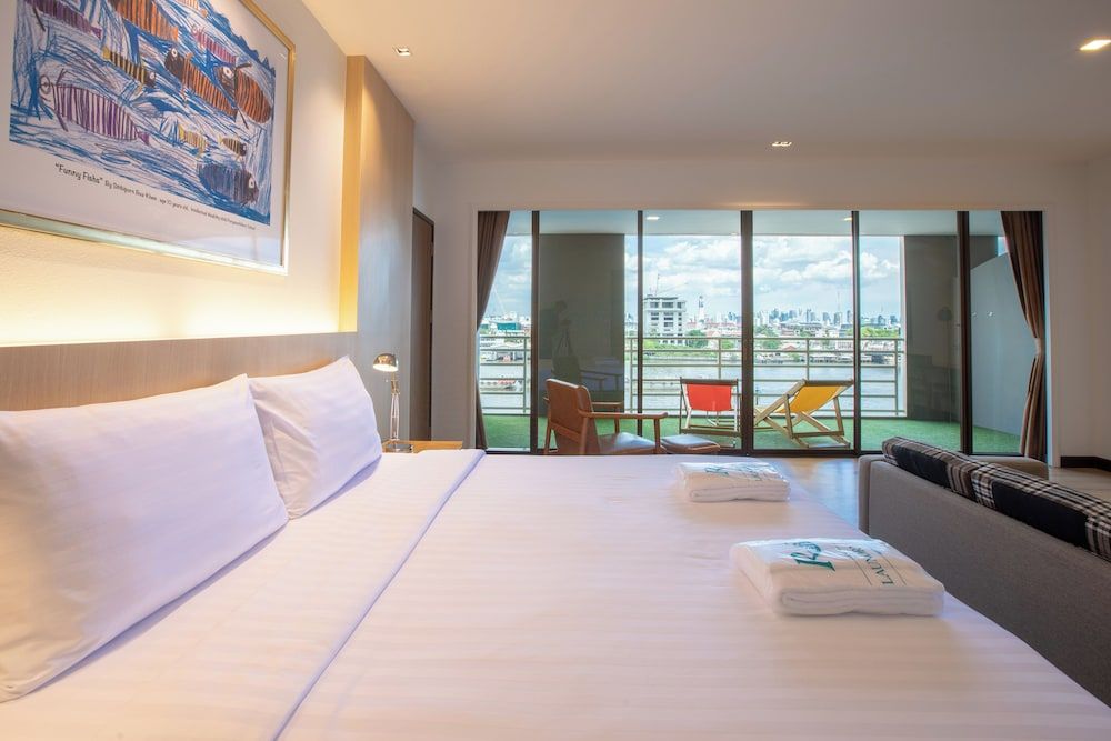 undefined The Royal River Hotel 2