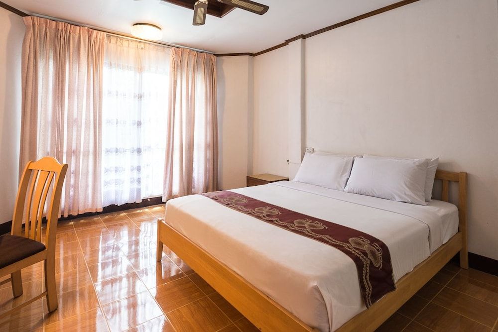 Seashore Pattaya Resort Superior Room 14