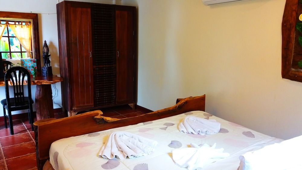 Kirirath Resort Deluxe Room 2