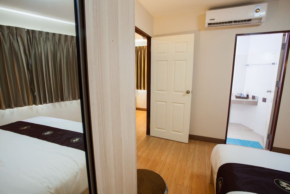 Orawan Suites Grand Deluxe Room 4