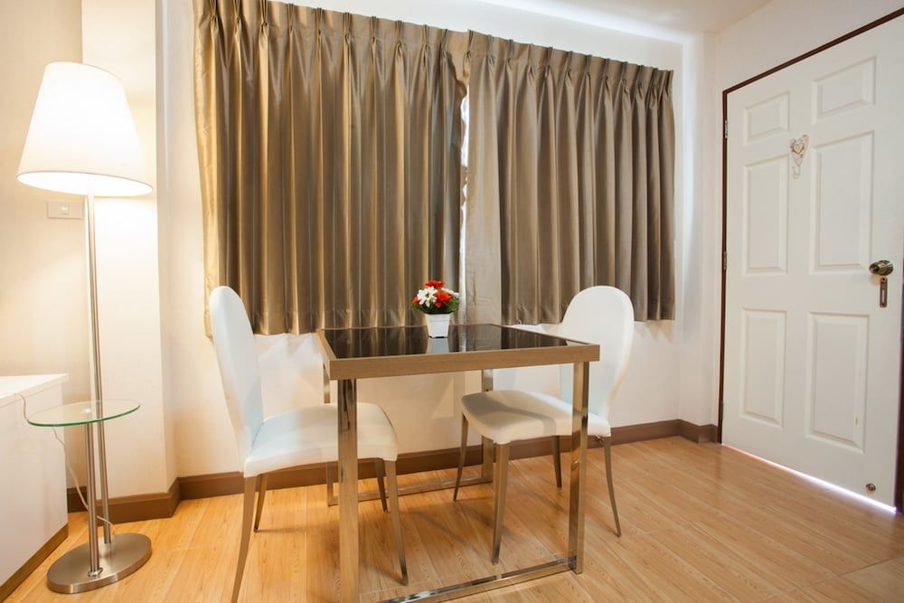 Orawan Suites Grand Deluxe Room 6