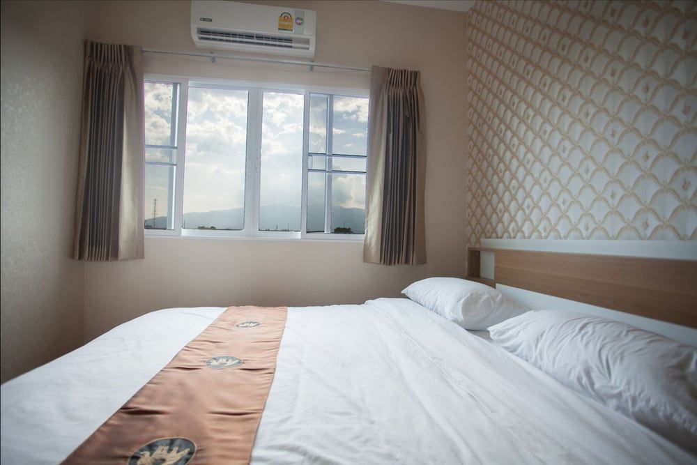 Orawan Suites Deluxe Double Room 3