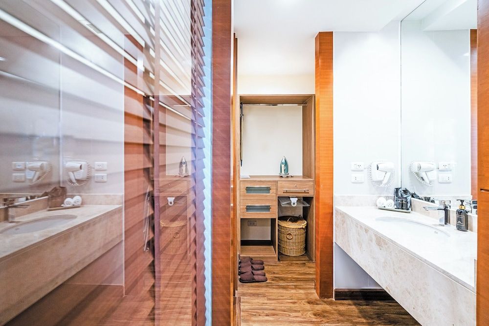 Amanta Hotel & Residence Ratchada 1-Bedroom Deluxe Suite with City View 7