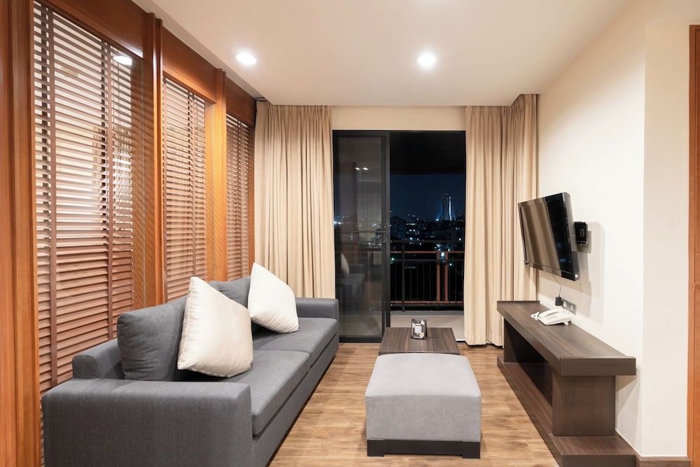 Amanta Hotel & Residence Ratchada 1-Bedroom Deluxe Suite with City View 11