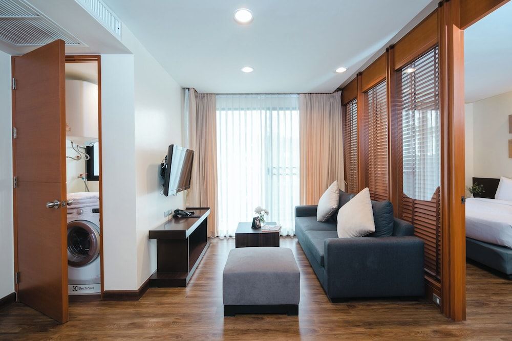 Amanta Hotel & Residence Ratchada 1-Bedroom Deluxe Suite with City View 13