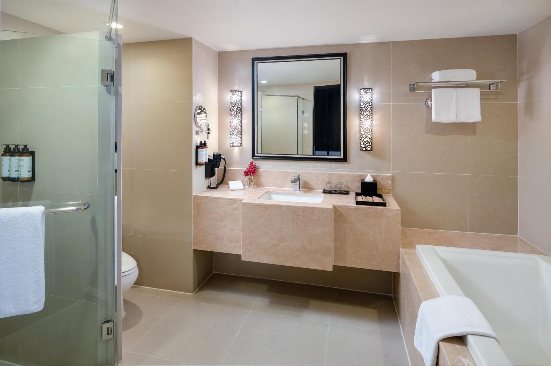 Suite King Bed