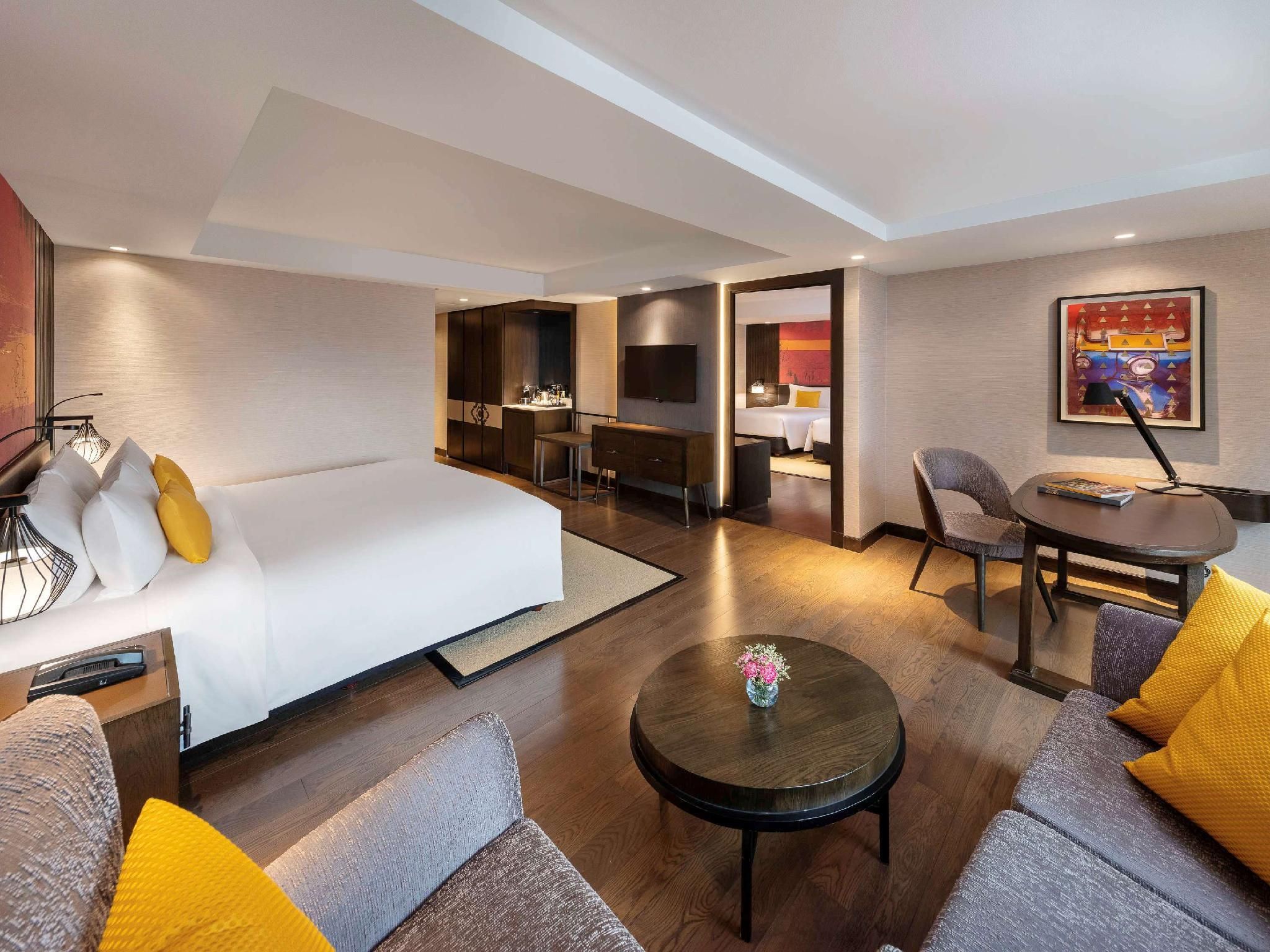 Privilege King Bed, Lounge Access