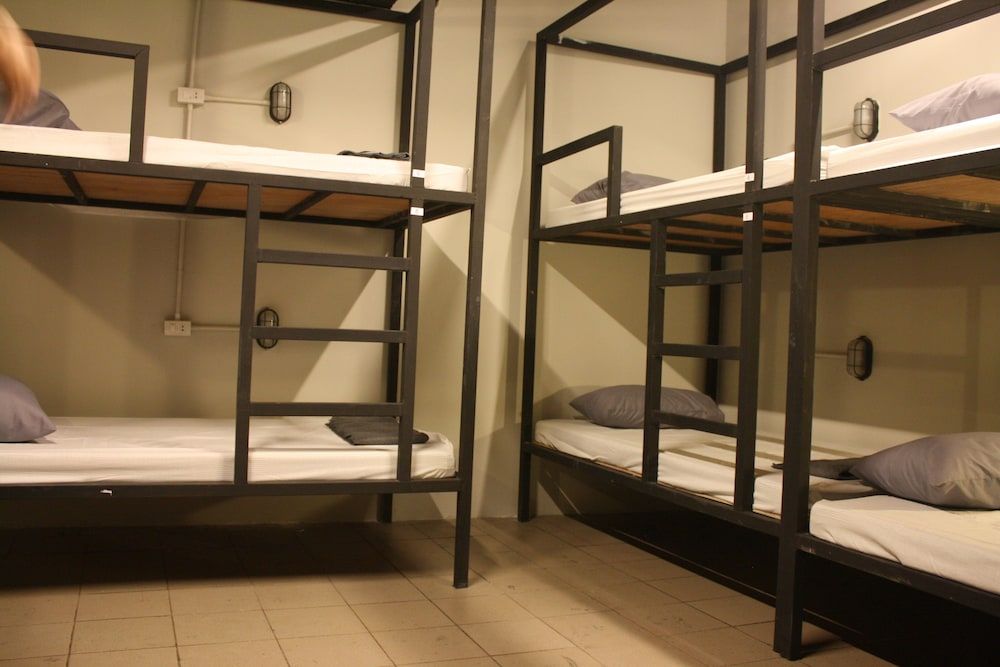 The Mixx Hostel Shared Dormitory with Fan 2