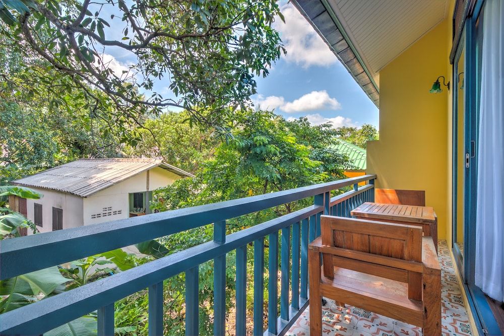 Baan Patcharintorn Samui Standard Suite with Balcony 2 4