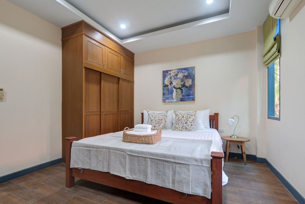 Baan Patcharintorn Samui Deluxe Suite with Balcony 1 4