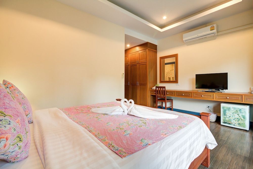 Baan Patcharintorn Samui Standard Suite with Balcony 3 2