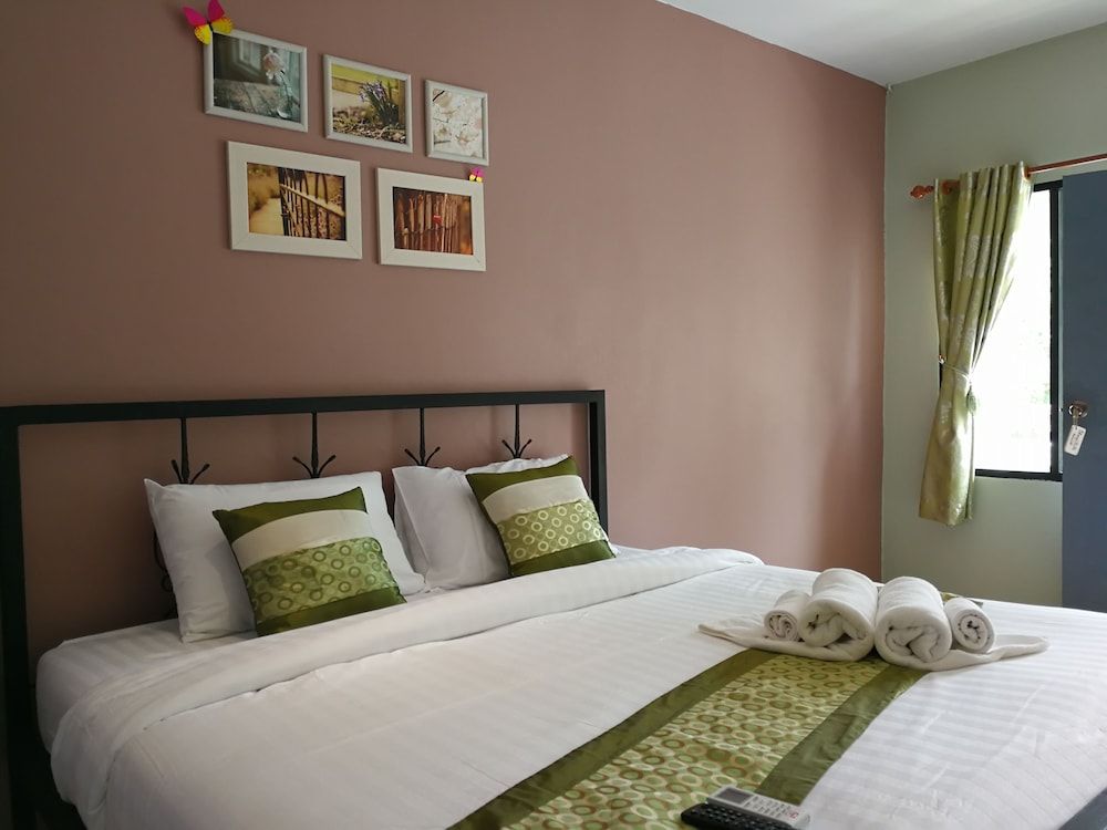 Stamp Hills Resort & Restaurant Superior Double Bed, Mountain View 2