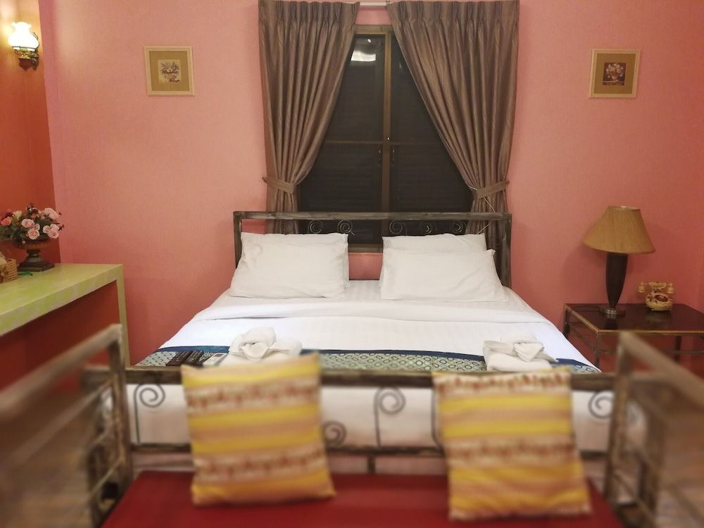 Stamp Hills Resort & Restaurant Deluxe Room 2