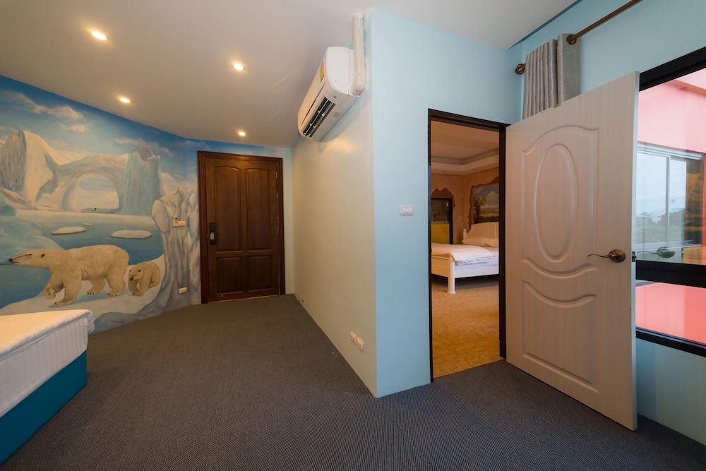 Family Room (Connecting Room)