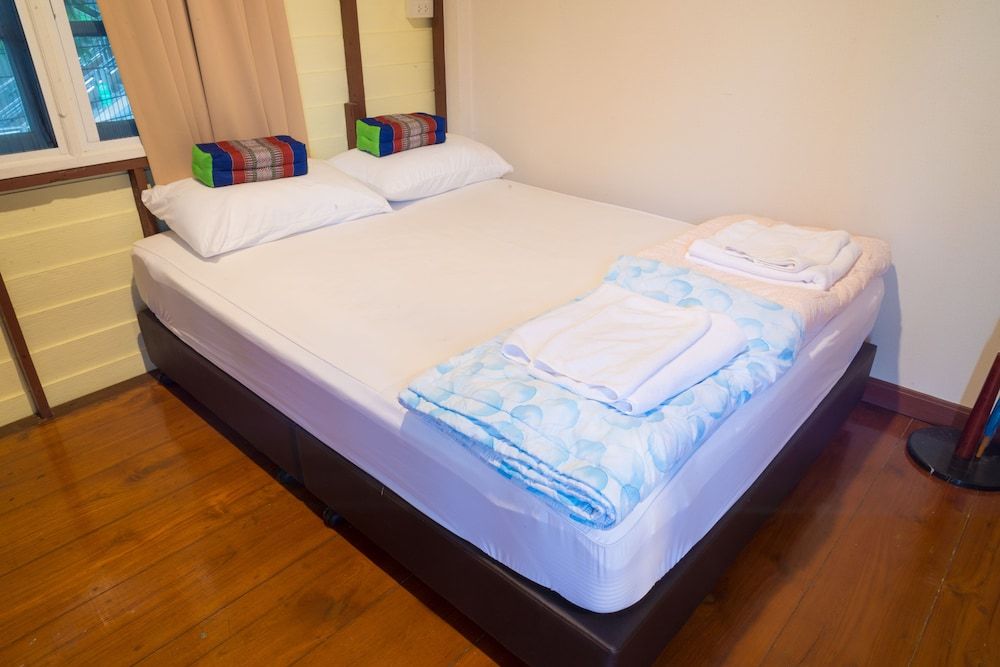 NTY Hostel BKK Airport Private Room with Shared Bathroom 2