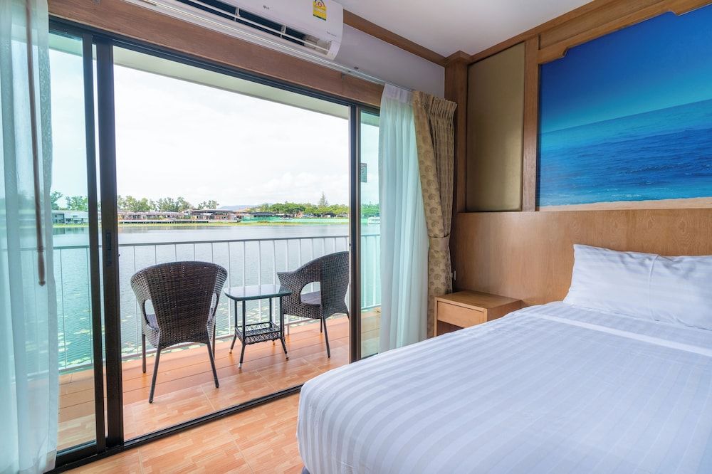 Chabana Resort Deluxe Double or Twin Room with Lake View 21