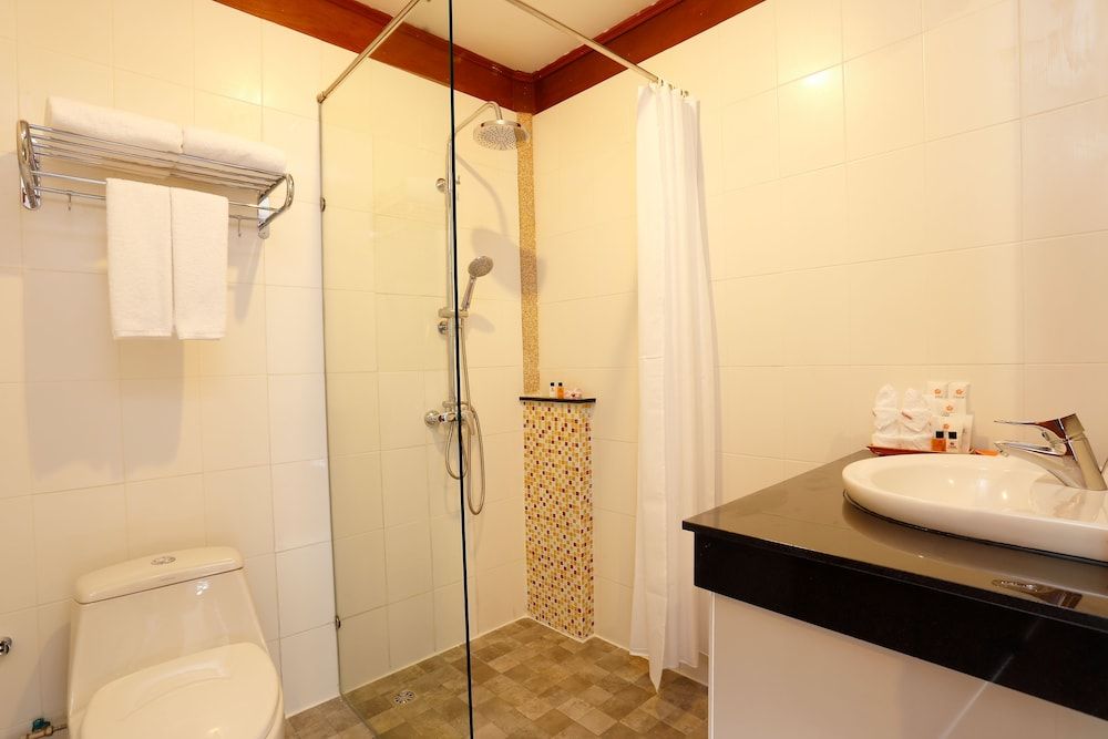 Chabana Resort Deluxe Double or Twin Room with Lake View 17