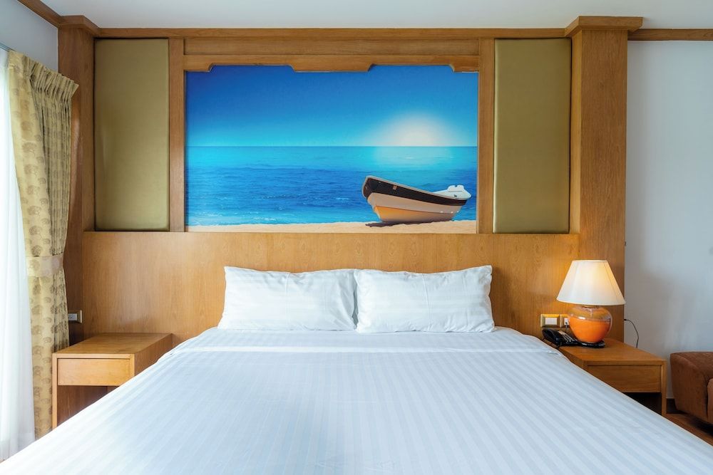 Chabana Resort Deluxe Double or Twin Room with Lake View 11