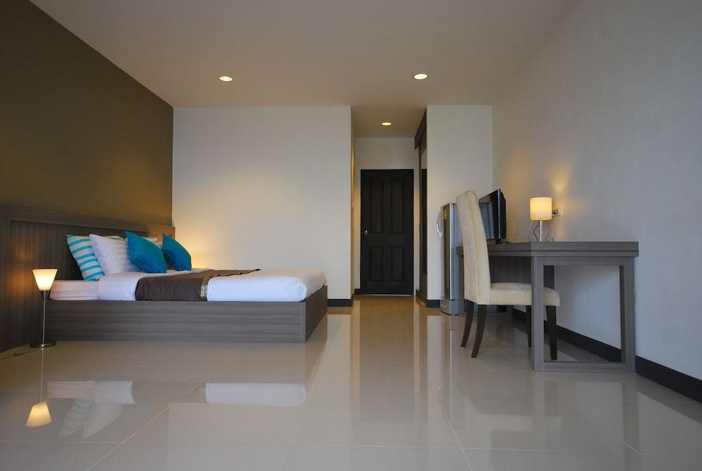 undefined Baan Mi-Na 6