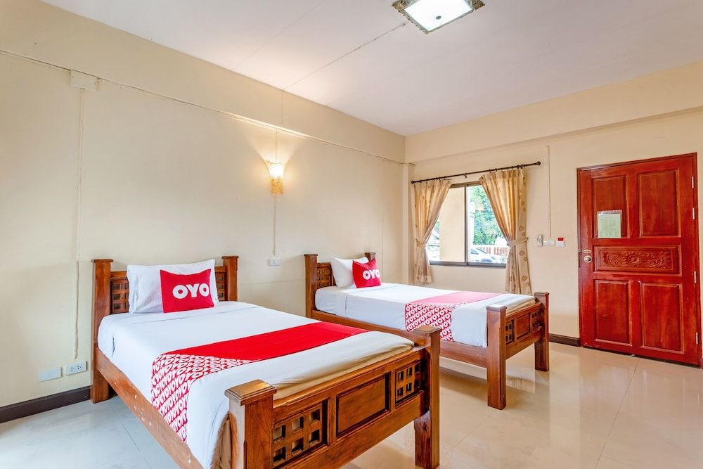 OYO 1024 Thank Place Superior Twin Room