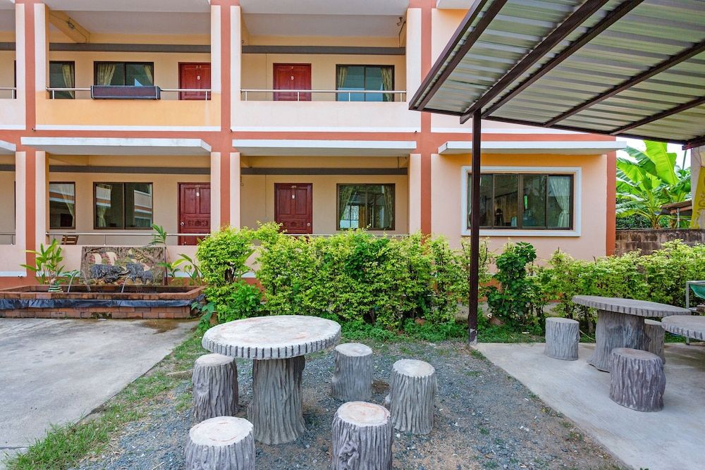 undefined OYO 1024 Thank Place 4