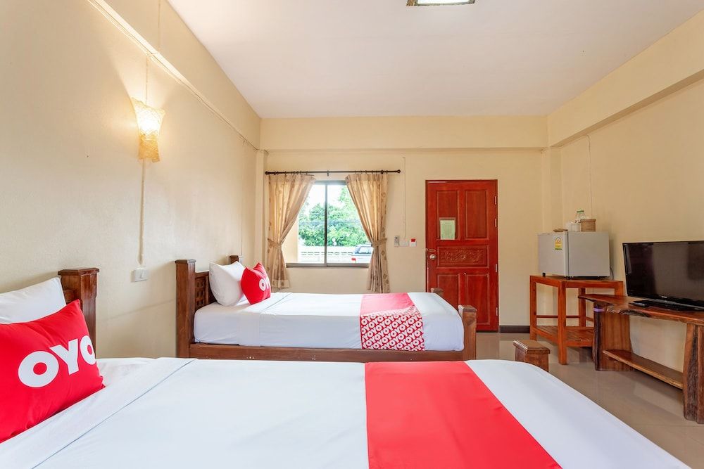 OYO 1024 Thank Place Superior Twin Room 3