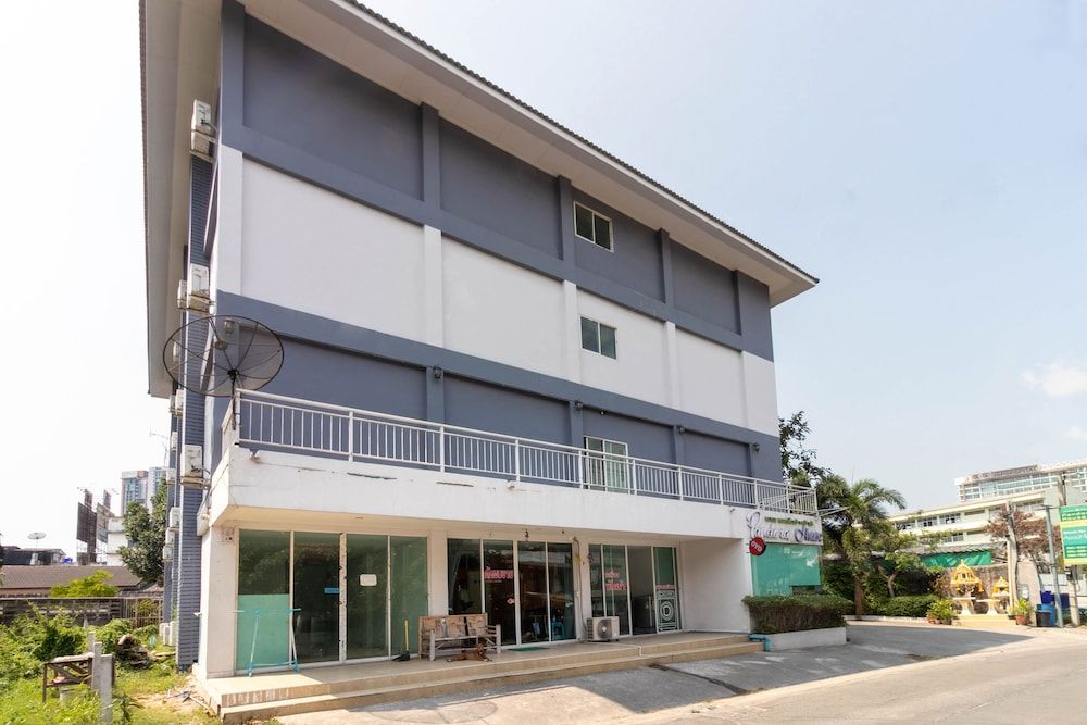 undefined OYO 75389 Pandora house 7