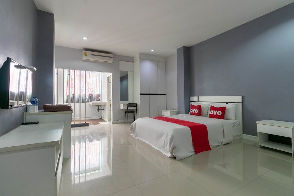 OYO 75389 Pandora house Premier Double Room 6