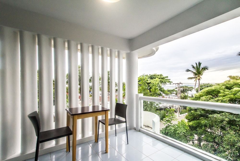 Villa Navin Resort Family Suite, 2 Bedrooms, Sea View, Oceanfront 5