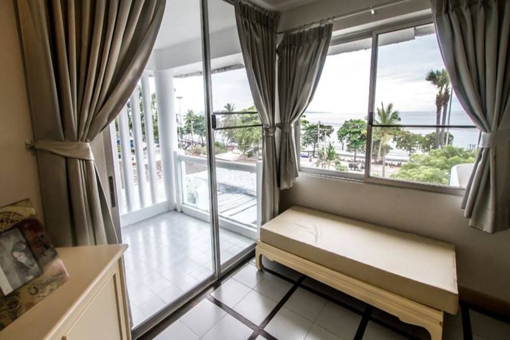 Villa Navin Resort Family Suite, 2 Bedrooms, Sea View, Oceanfront 12