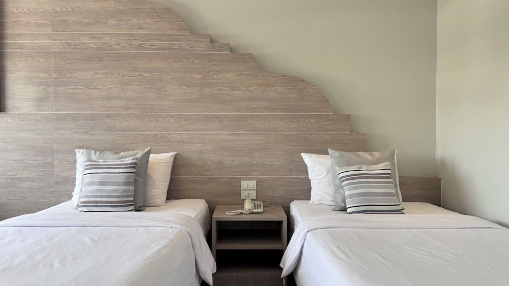 Methavalai Residence Superior Twin Room 3