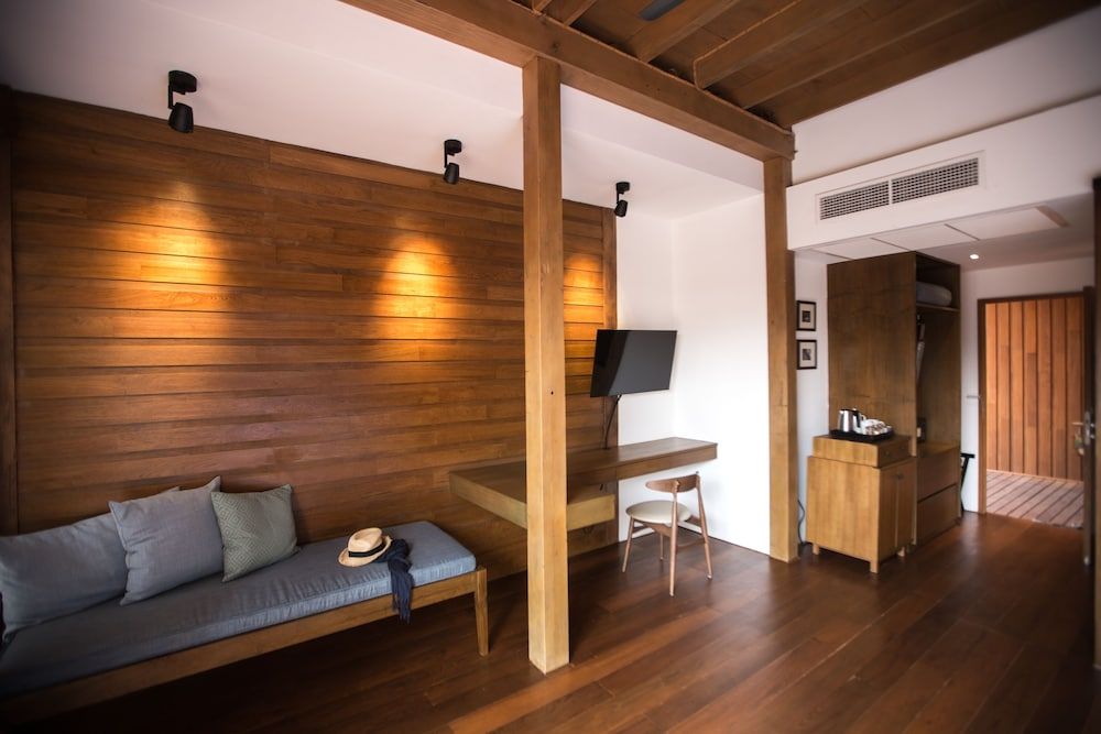 CHANN Bangkok-Noi Deluxe studio garden view 6