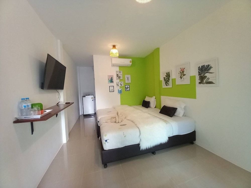 Twin Bed Room, Garden View