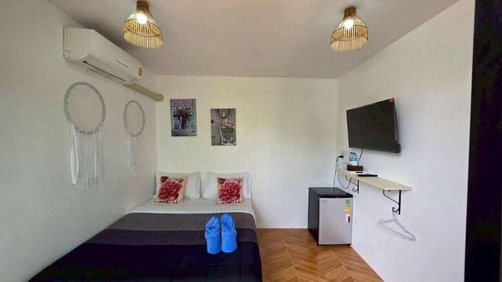 Superior Room, Queen Bed, Garden View