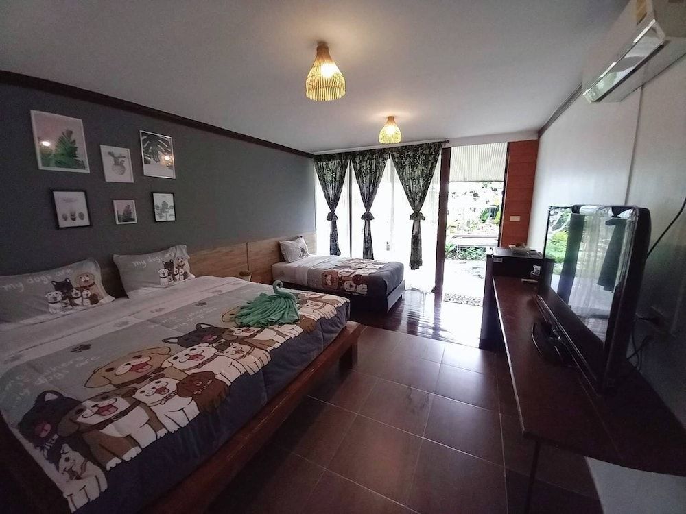 Family For 3, Garden View