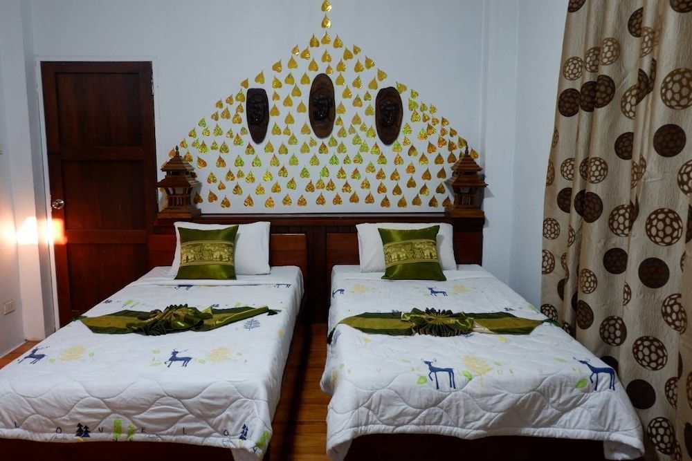 Twin Bedroom
