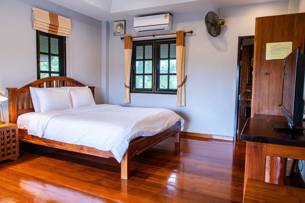 Baanrimnam Resort Trat Superior Double Room 2