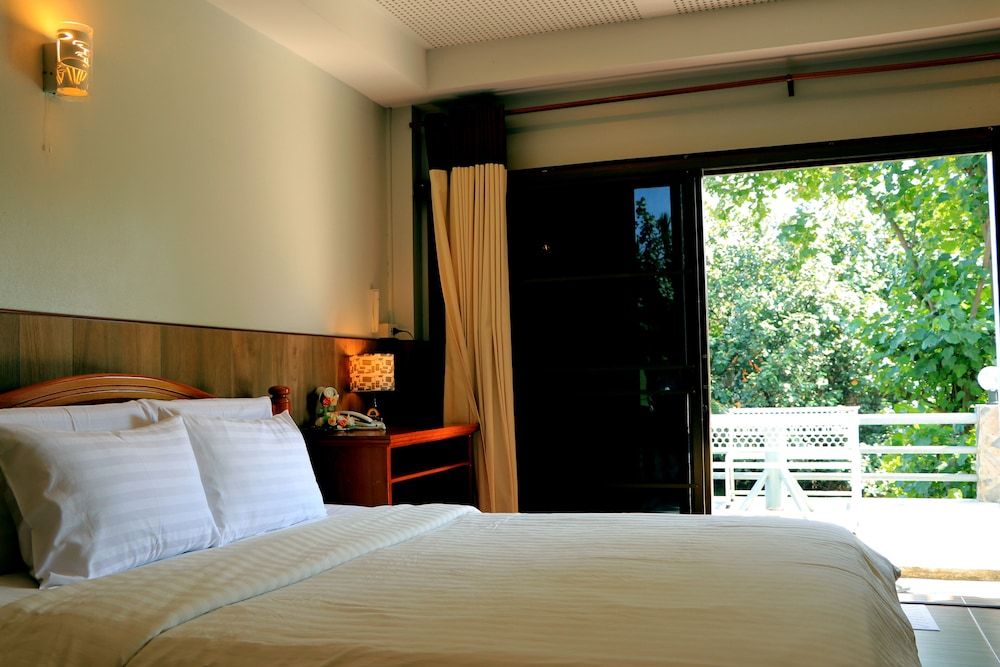 Baanrimnam Resort Trat VIP Room