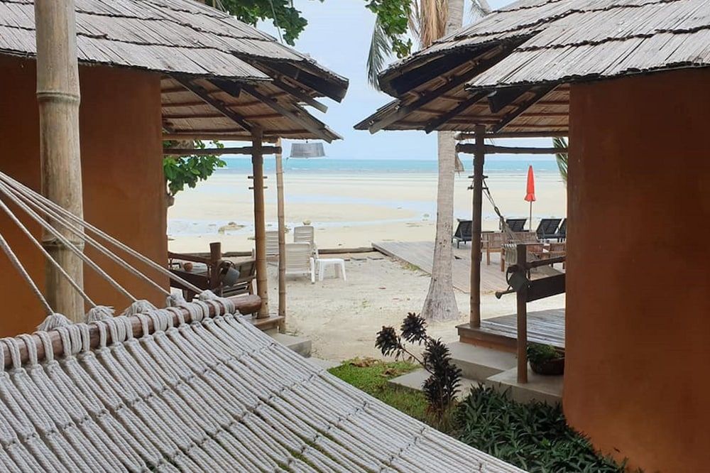 The Mud Deluxe Villa, Sea View 3