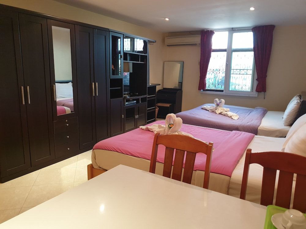 Chaiyapoon Inn Family Room 3