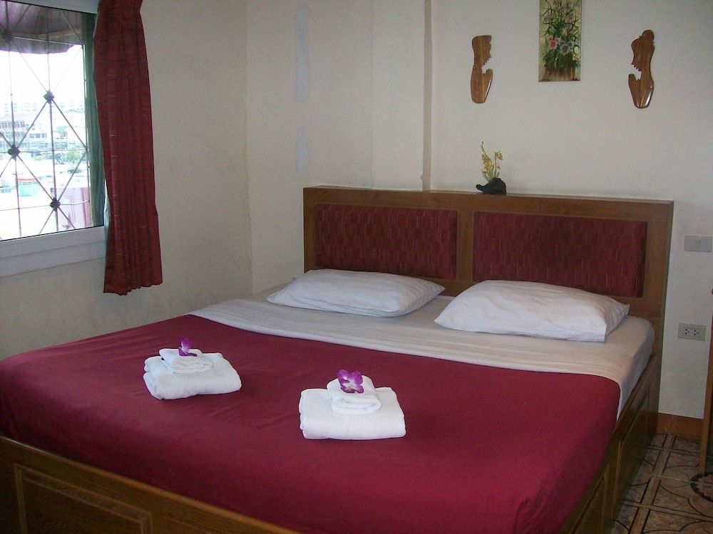 undefined Chaiyapoon Inn