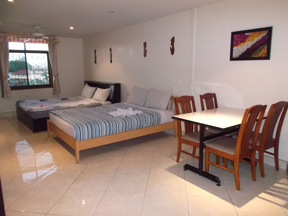 Chaiyapoon Inn Family Room