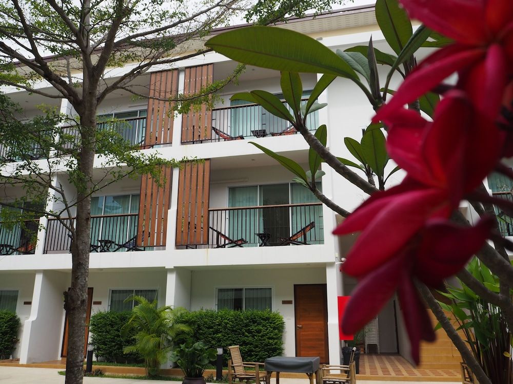 undefined Crystal Lamai Hotel 2