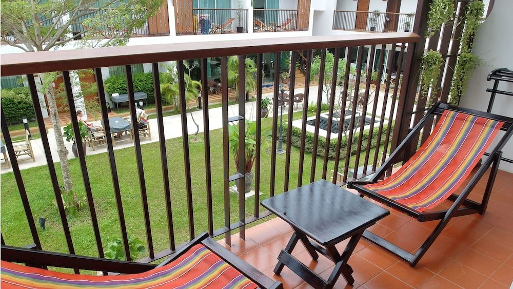 Crystal Lamai Hotel Double Room with Balcony 5