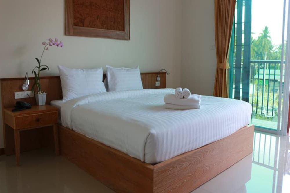 undefined Crystal Lamai Hotel 10