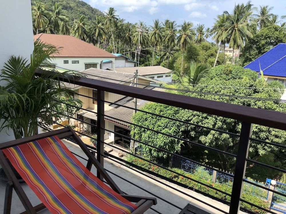 Crystal Lamai Hotel Economy Twin Room 3