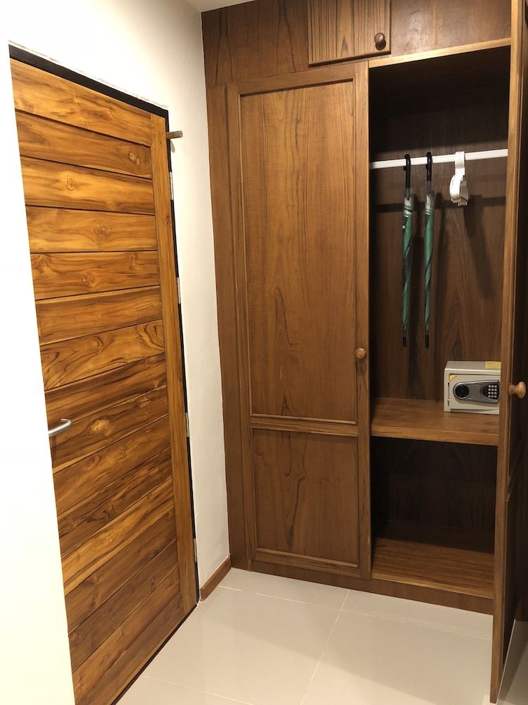 Crystal Lamai Hotel Economy Twin Room 6